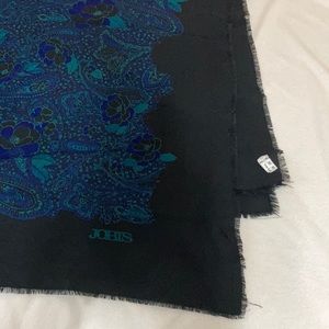 Jobis paisleys design scarf